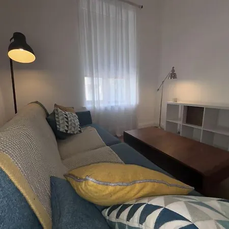 Stylish 2 Bedroom 2 Apartment