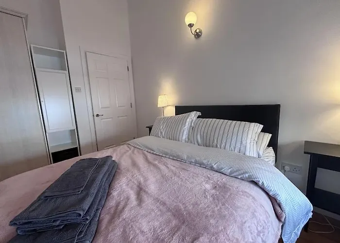 דירה Stylish 2 Bedroom 2